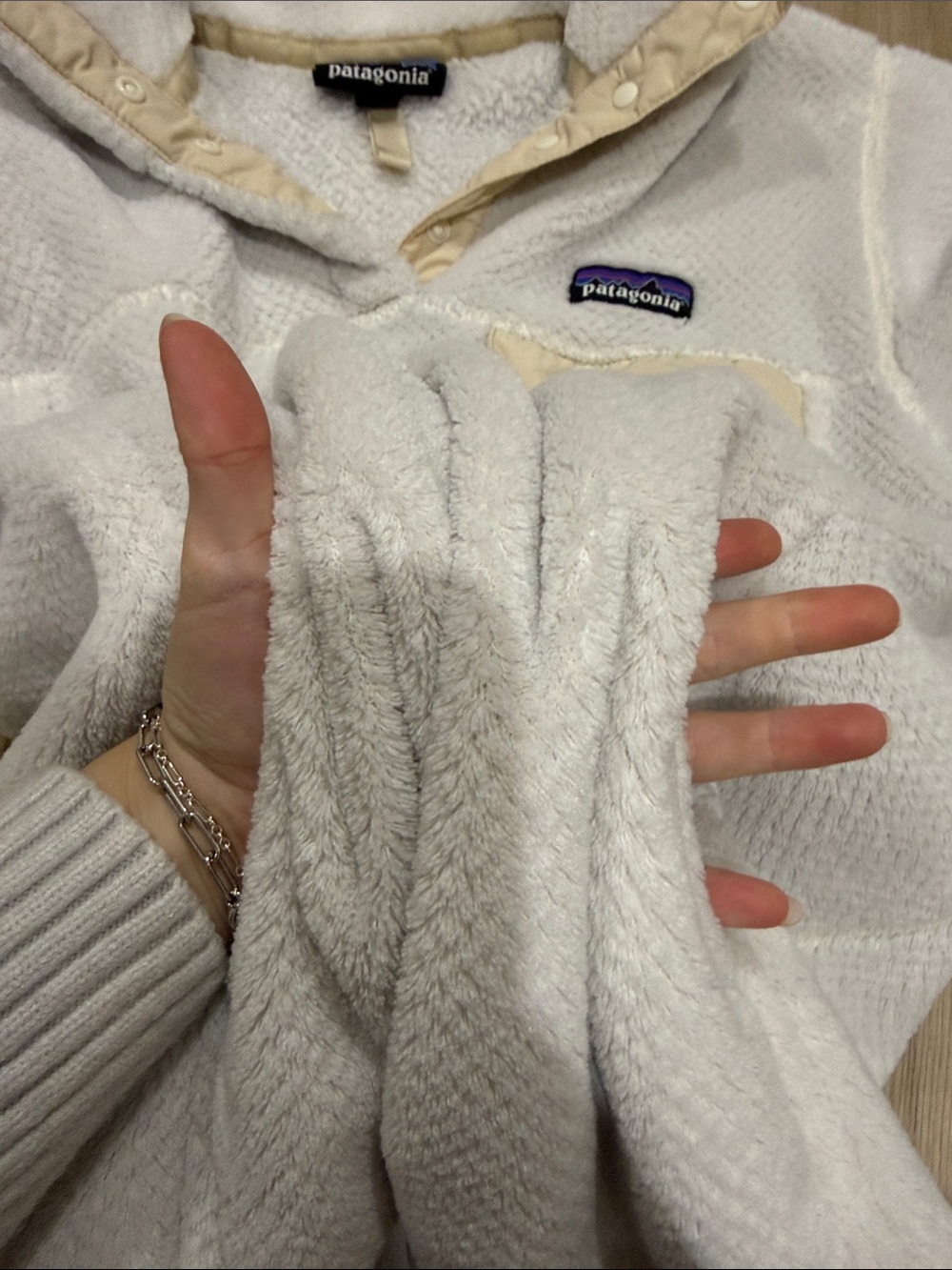 Patagonia Cream and White Cowl Snap Fleece Pullover - Picture 3 of 5